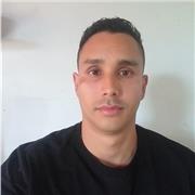 Profesor de baloncesto y jugador 
Con experiencia